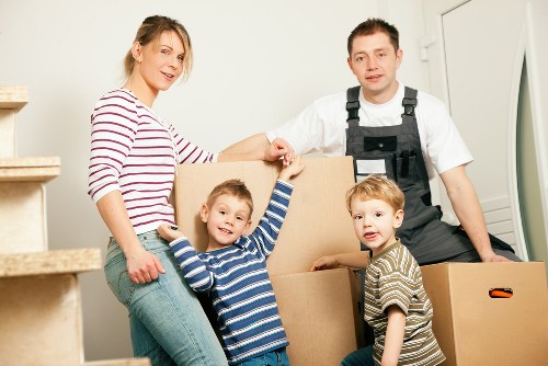 Flexible short-term storage options in Willesden for belongings